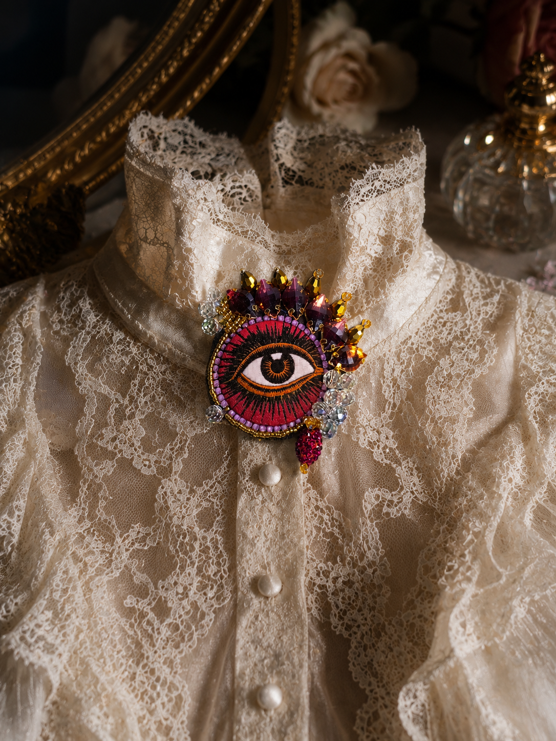 OEIL DE GRENAT