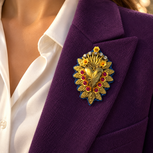 Cœur Rayonnant – Broche brodée, pièce unique