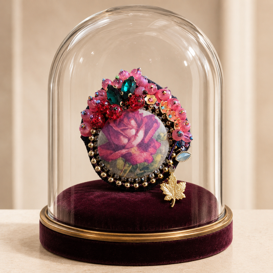 Léonie — Broche fleurie brodée à la main