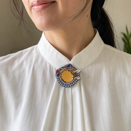 Éblouissement — Broche brodée à la main
