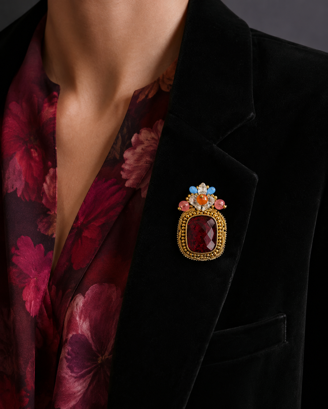 Broche brodée. Fascination — Collection Émotions