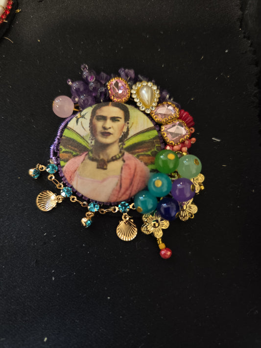Broche brodée Frida K