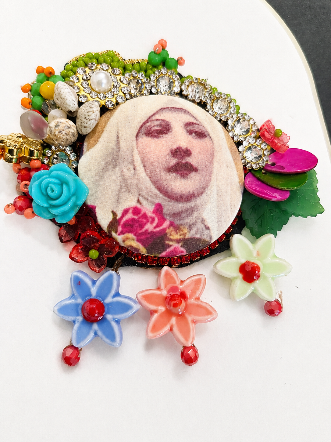SAINTE THÉRÈSE AUX FLEURS
