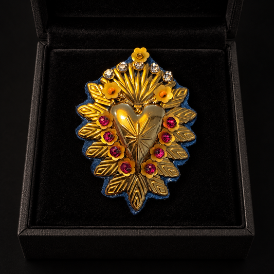 Cœur Rayonnant – Broche brodée, pièce unique