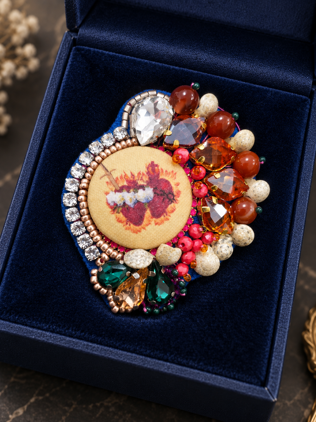 Broche brodée. Le Cœur des Marées ❤️‍🔥🐚