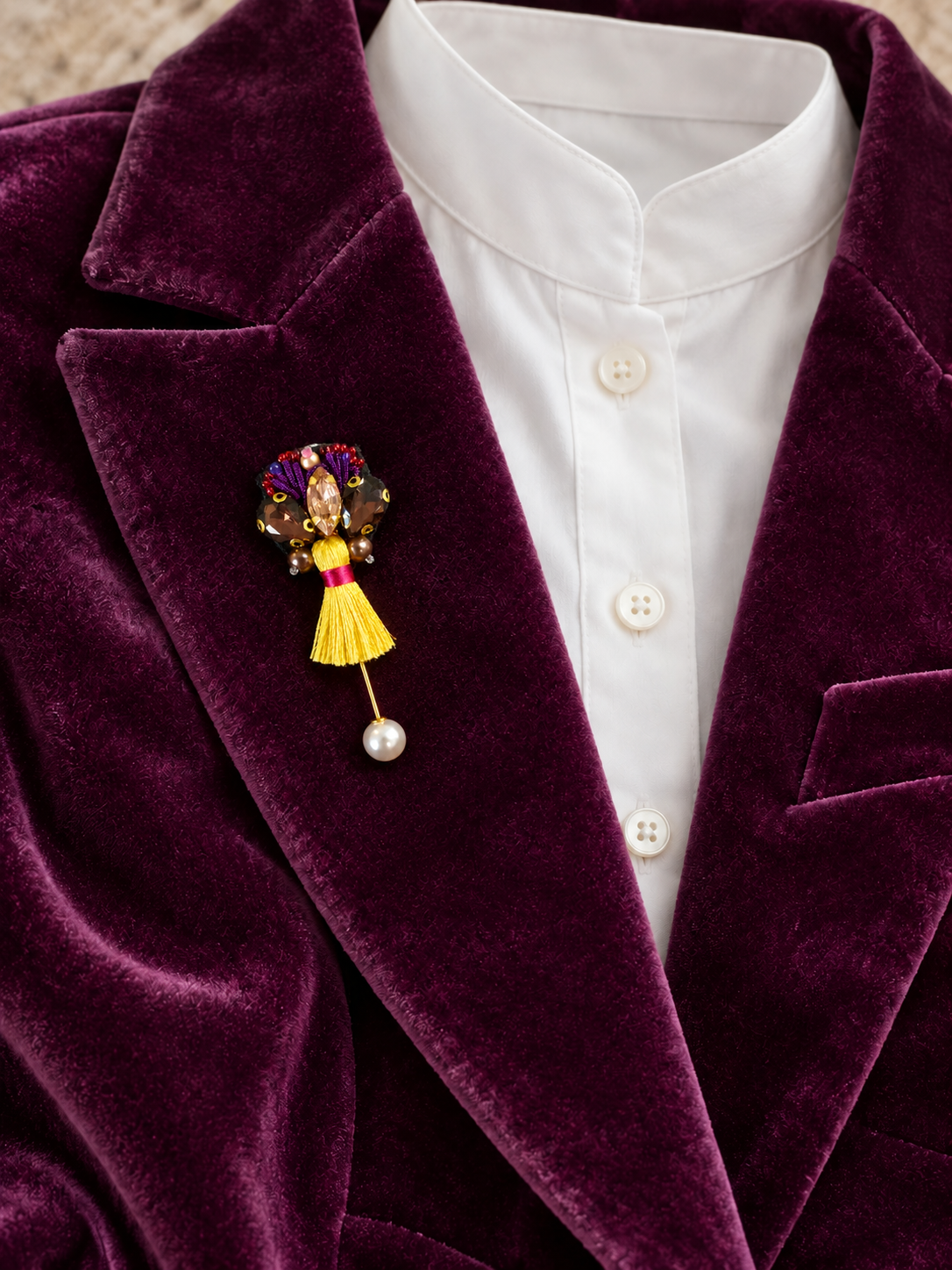 La Radieuse — Fibule brodée à pompon

Collection Les Petits Trésors