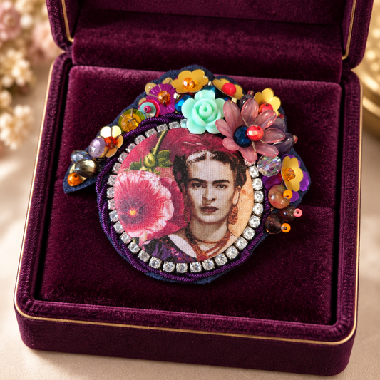 Frida's Garden – Hand-embroidered brooch