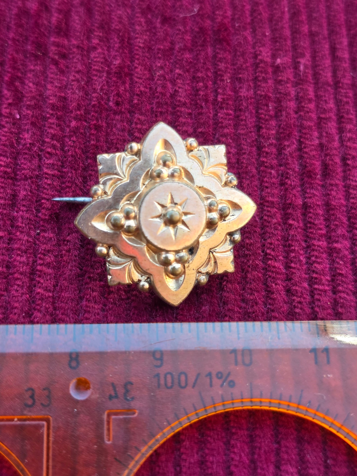 Broche charmante